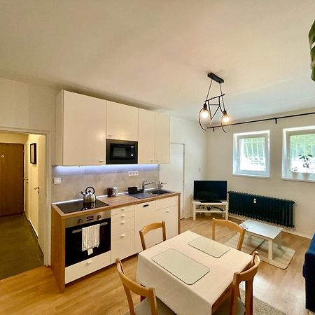 Cozy Self Check-In Apartment In Vibrant Ruzinov Area, Komarnicka 42, 布拉迪斯拉发 外观 照片